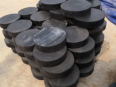 浉河区板式橡胶支座由若干层橡胶片与薄钢板经加压硫化